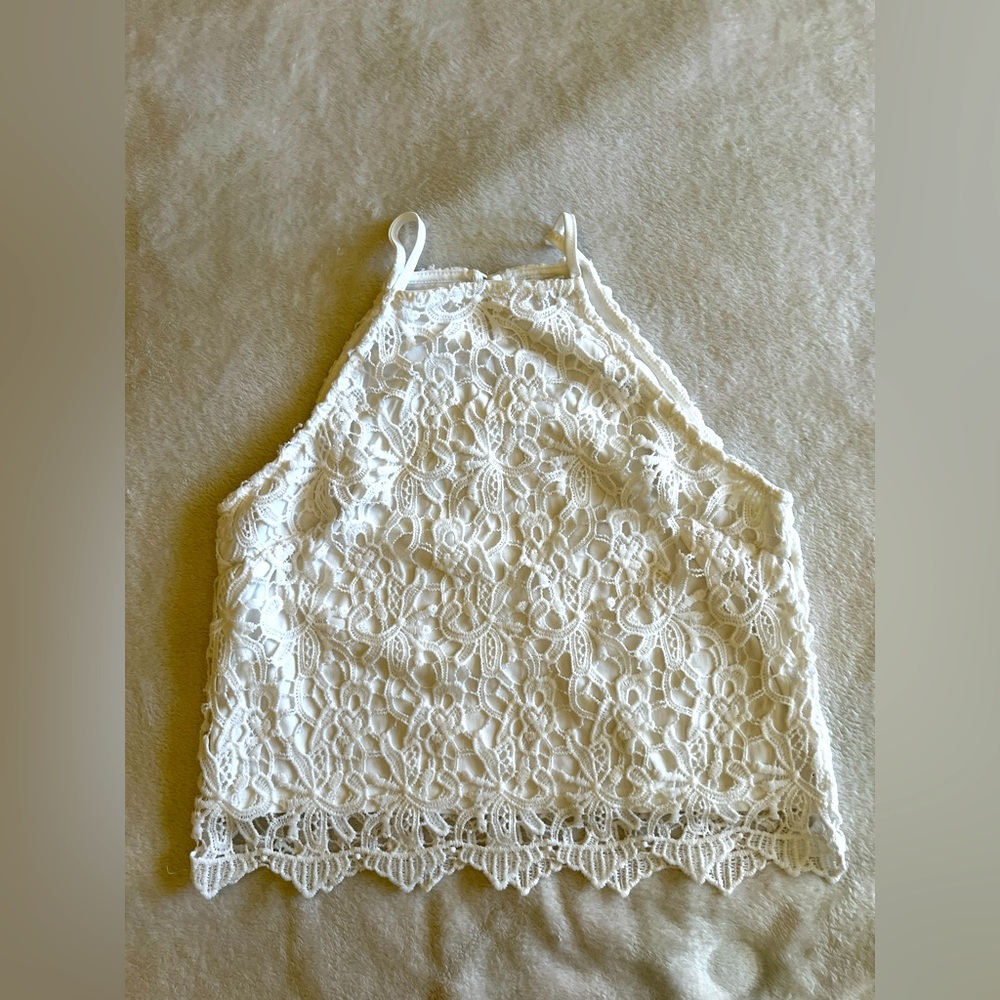 Sans Souci Size M: high neck white halter top, crochet, sleeveless